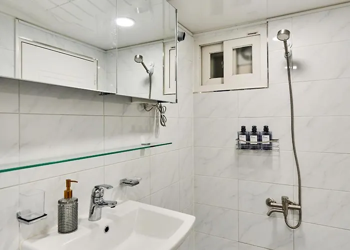 Apartamento Hongdae 5 Min 3br 10guests Free Parking Luggage Seul